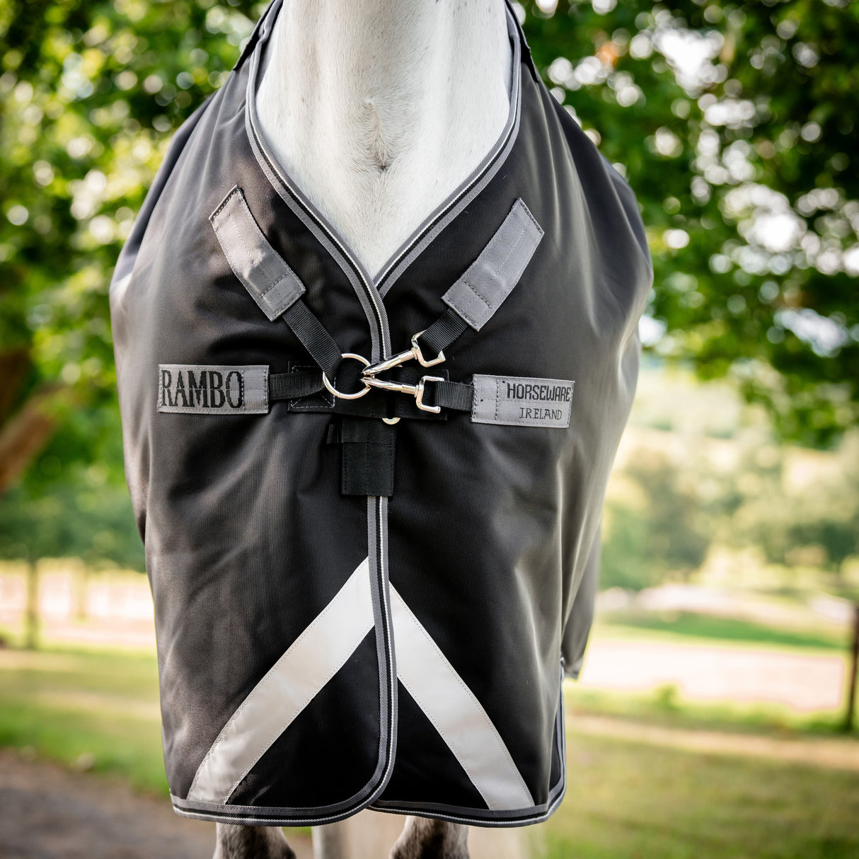 Horseware Ireland Rambo 1680D 100g Turnout Rug #colour_black-thunderstorm-grey-silver