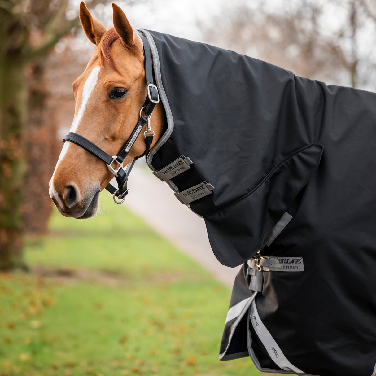 Horseware Ireland Amigo 1200D Integrated 50g Turnout Rug #colours_black-titanium-grey-silver